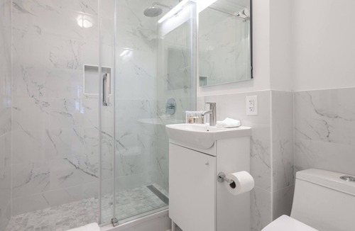 Upper East Side Apartment | Charming Pet-Friendly Upper East Side One Bedroom