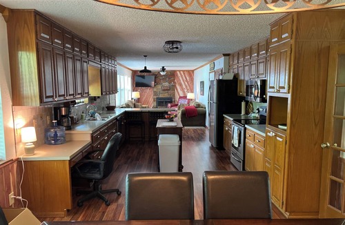 Longtown Cottage | Charming, private 3-bedroom expansive cottage in Eufaula Longtown.
