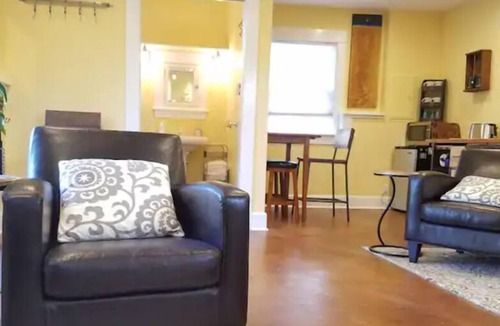 Sellwood-Moreland Apartment | Charming, Private, Detached Studio!