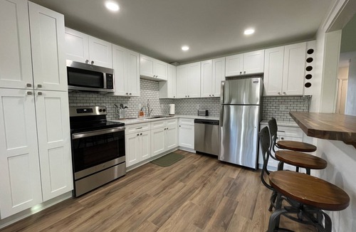 Martinez House | Charming remodeled home just minutes from golf and medical district