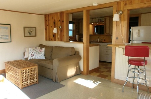 Yachats House | Charming Renovated 1922 Bungalow in Heart of Yachats Village