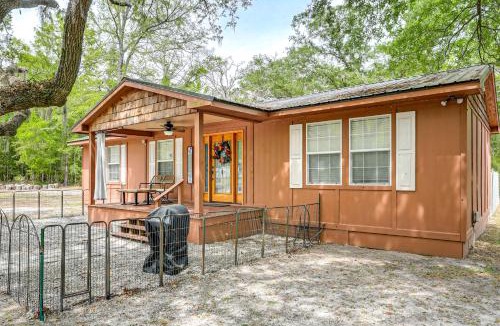 Walterboro House | Charming Retreat on 20 Acres w/Private Lake!