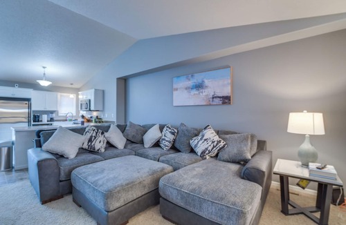 West Fargo House | Charming Retreat with Modern Comfort/Pet-Friendly nnnnnnn