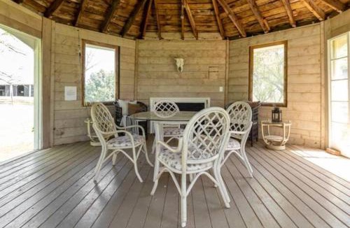 Oakpark Ski Chalet | Charming & Rustic Bloomingdale Cottage w/views