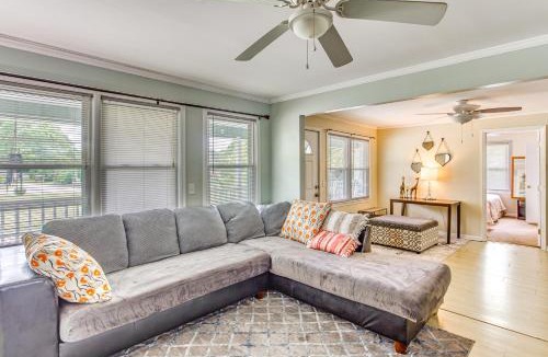 Shallotte House | Charming Shallotte Home ~ 4 Mi to Ocean Isle Beach