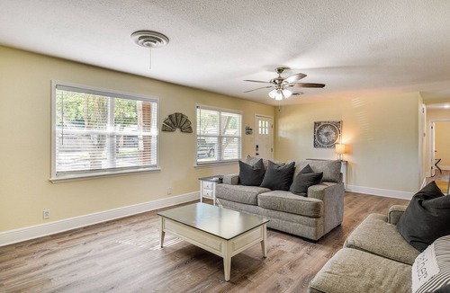 Stephenville House | Charming Stephenville Home - 2 Mi to Main St!