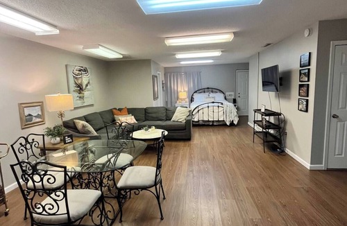 Lexington Apartment | Charming Studio Apartment