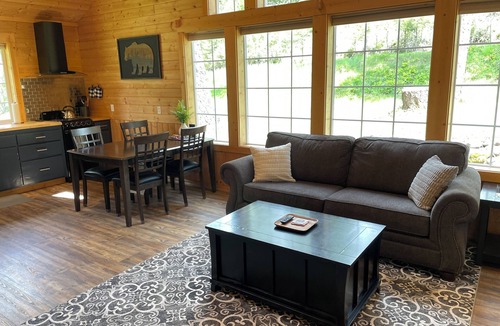 Bigfork Apartment | Charming studio guesthouse in delightful Bigfork with AC, WiFi