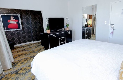 Kalorama Heights Hotel | Charming Suites Perfect for Romantic Getaways, Steps from Dupont Circle