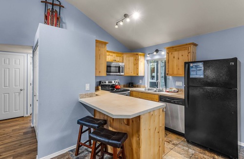 Three Rivers House | Charming Sunriver Cabin With Deschutes River Access and Proximity to Cascade Lak