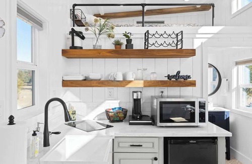 Lindsay Apartment | Charming Tiny Home in Olive Grove - Near Sequoias
