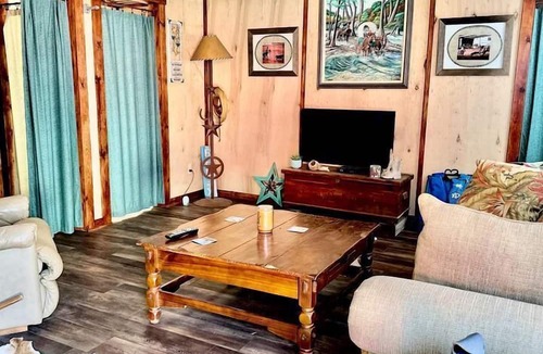 Llano Cabin | Charming Tiny House Haven near Llano River in Texas