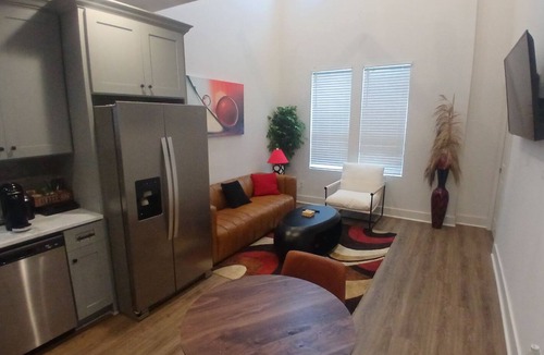 Lafayette House | Charming Townhome with WiFi and King Bed in Lafayette