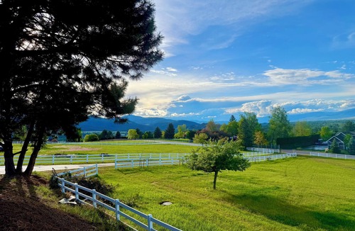 Missoula House | Charming Vintage Rambler With Incredible Views!