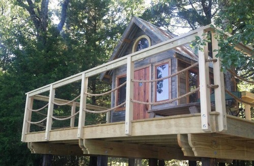 Elmo Cabin | Charming Waterfront Treehouse in Kaufman Texas