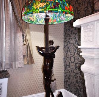 Connellsville Hotel | Chateau Connellsville Victorian Era Suite