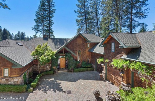 English point House | Chateau Lac Hayden-Lake Front Luxury w/Boats & Polaris rentals, lots of toys