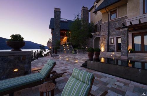 Central Okanagan Bed & Breakfast | Chateau Okanagan