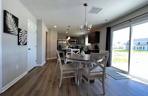 Otterbien Home House | Cheerful 4 Bedroom Home - Brand New Construction!