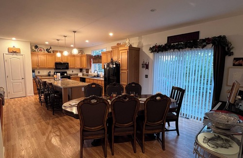 Cody House | Cheerful 4 bedroom home! Quiet and spacious!