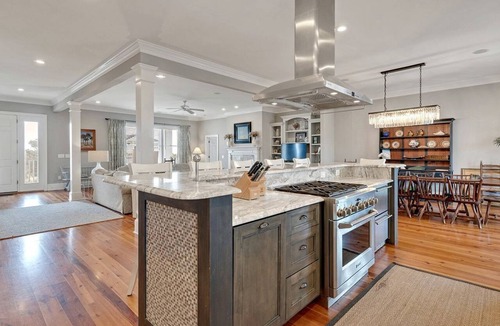 Debordieu Colony House | Cheerful Beach House with Swimming Pool in Georgetown, South Carolina