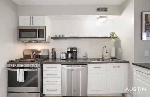 Brentwood Apartment | Chelsea Combined #249 and #250
