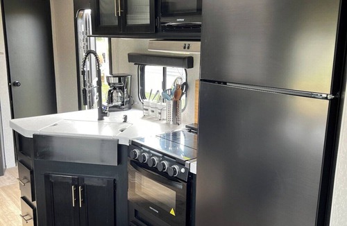 Belfield House | Cherokee Camper in Belfield