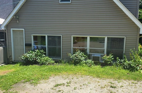 Ransom Apartment | Chic 2-bedroom apartment with AC, WiFi in peaceful Clarks Summit