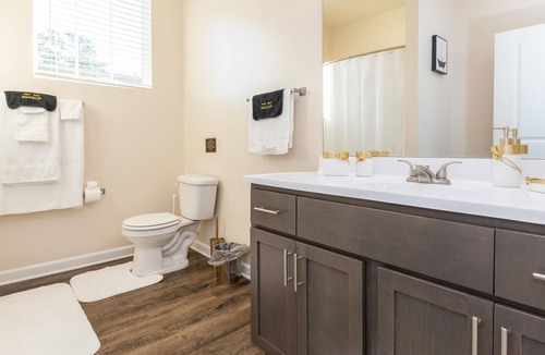 Waxhaw Apartment | Chic 2BD Suite Condo w/ Pool 5-Min Walk to Downtown
