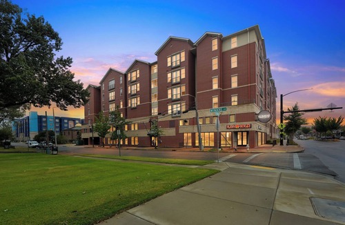 University District Apartment | Chic 2BR/2BA with Gym and Rooftop Access