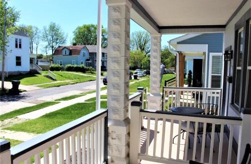 Franklin Park House | Chic 2BR near DT, 8 min walk to Park&Conservatory