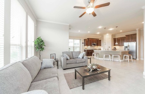 Cypress House | Chic 4BR Living｜Pet-Friendly｜Garage Included｜Lush Backyard｜Flexible Lease #41228