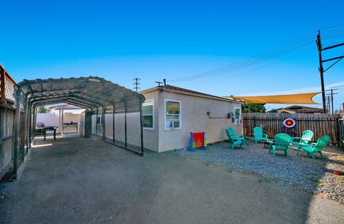 Stockton House | Chic 4BR Rental w/Parking, Games & Fire Pit