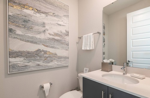 Reunion Hotel | Chic and Cozy Townhouse near Disney with Resort & Waterpark Access - 824DR