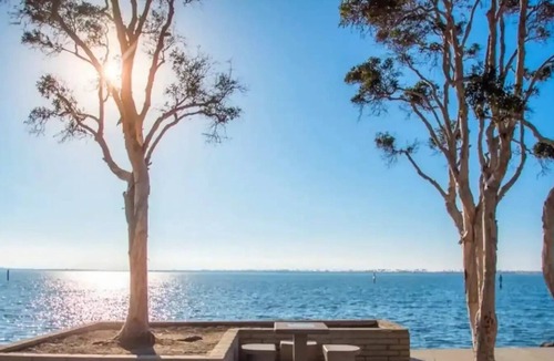 Lincoln Acres House | Chic Bay Home~2 Full Baths~Walk to GaylordResort~Mins to San Diego Zoo & beaches