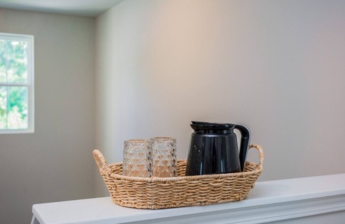 Ash House | Chic Boho 4BR Retreat w/Doggie by Beach&Golf+BBQ