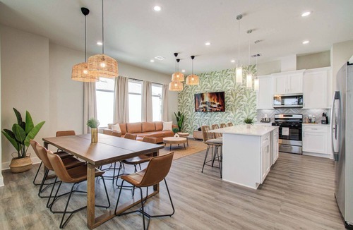 Northside House | Chic & Central 3-BD/2.5-BA, Mins to DT & Midtown