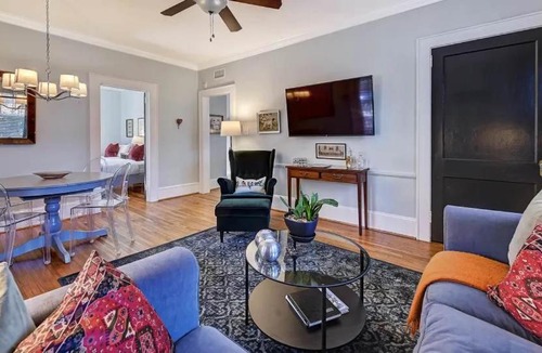 Dilworth House | Chic Comfortable 2BR with Porch near Dilworth