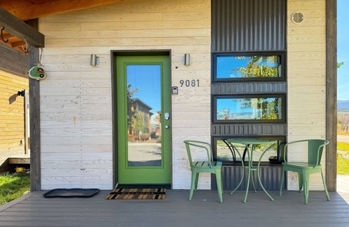 Mountainside Village Apartment | Chic Mountain Tiny Home Retreat in Victor w/AC