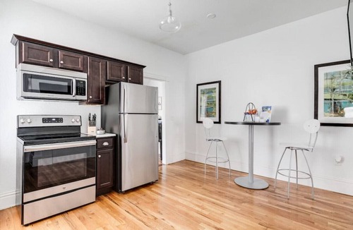 Church Hill Apartment | Chic Urban Couples Retreat: Perfect Getaway `n RVA