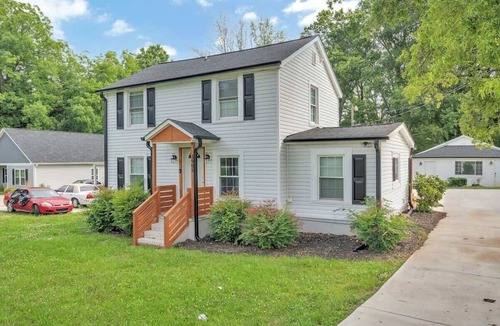 Toddville Road House | City Chic: Your Ideal Stay