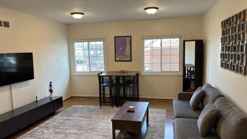 Berkley Apartment | City Experience in the Heart of Downtown Berkley