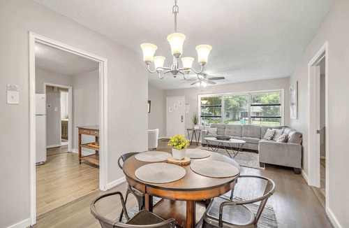 Pasadena House | City Gateway 3BR Base: Large Yard & Parking
