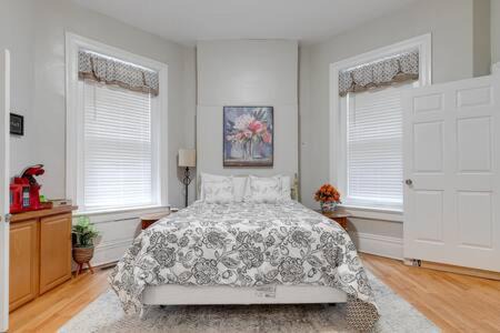 Fan District Apartment | City Nest in FAN Museums Free Parking