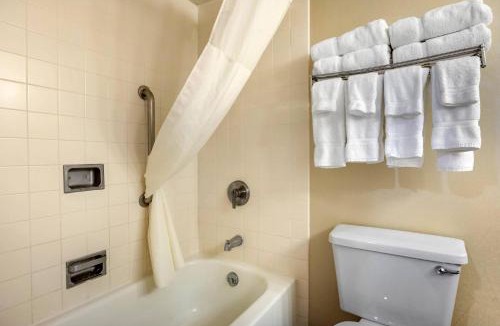 Dunkirk Hotel | Clarion Hotel Conference Center on Lake Erie