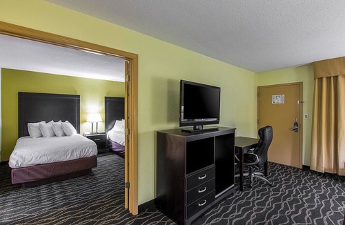 South Carolina Lakes & Blackwater Rivers Hotel | Clarion Inn Columbia Airport