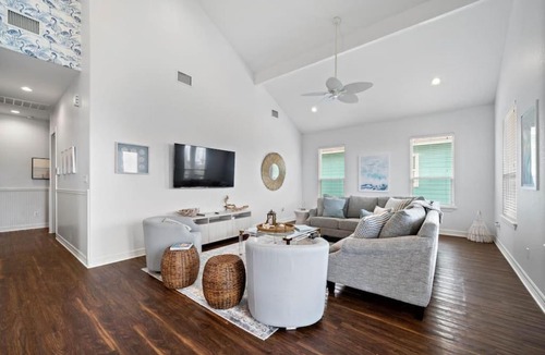 Surfside Beach House | Classic Beach Home Near Beach and Pier with Huge Deck