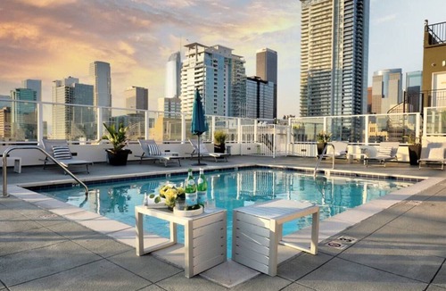 Historic Core Condo | Classic DTLA Glamour Loft w/Rooftop Pool, 360° Views + Parking