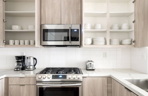 Playa Vista Apartment | Classic Playa Vista 2BR w/Pool, Gym & W/D, nr 405, by Blueground