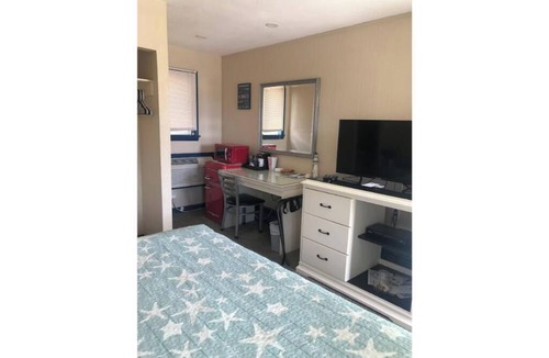 Buzzards Bay Apartment | Classic Quadruples 3
